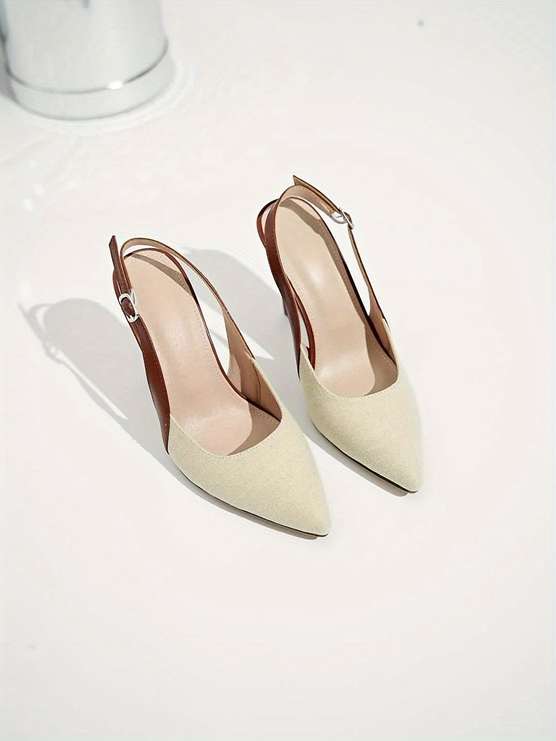 Amélie™ | Zapatos de tacón con talón abierto y detalles en contraste